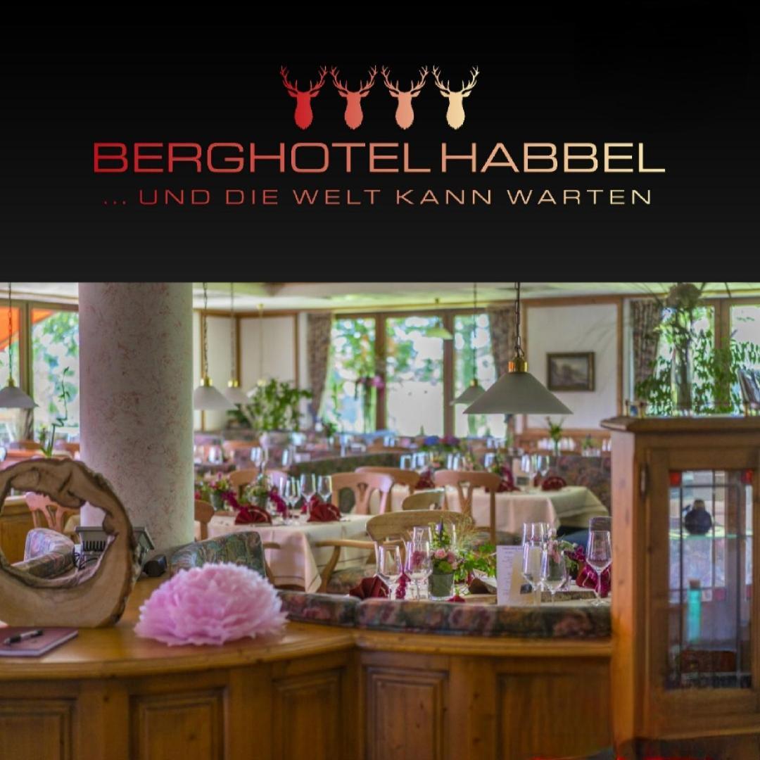 Berghotel Habbel Und Die Welt Kann Warten Cobbenrode Dış mekan fotoğraf